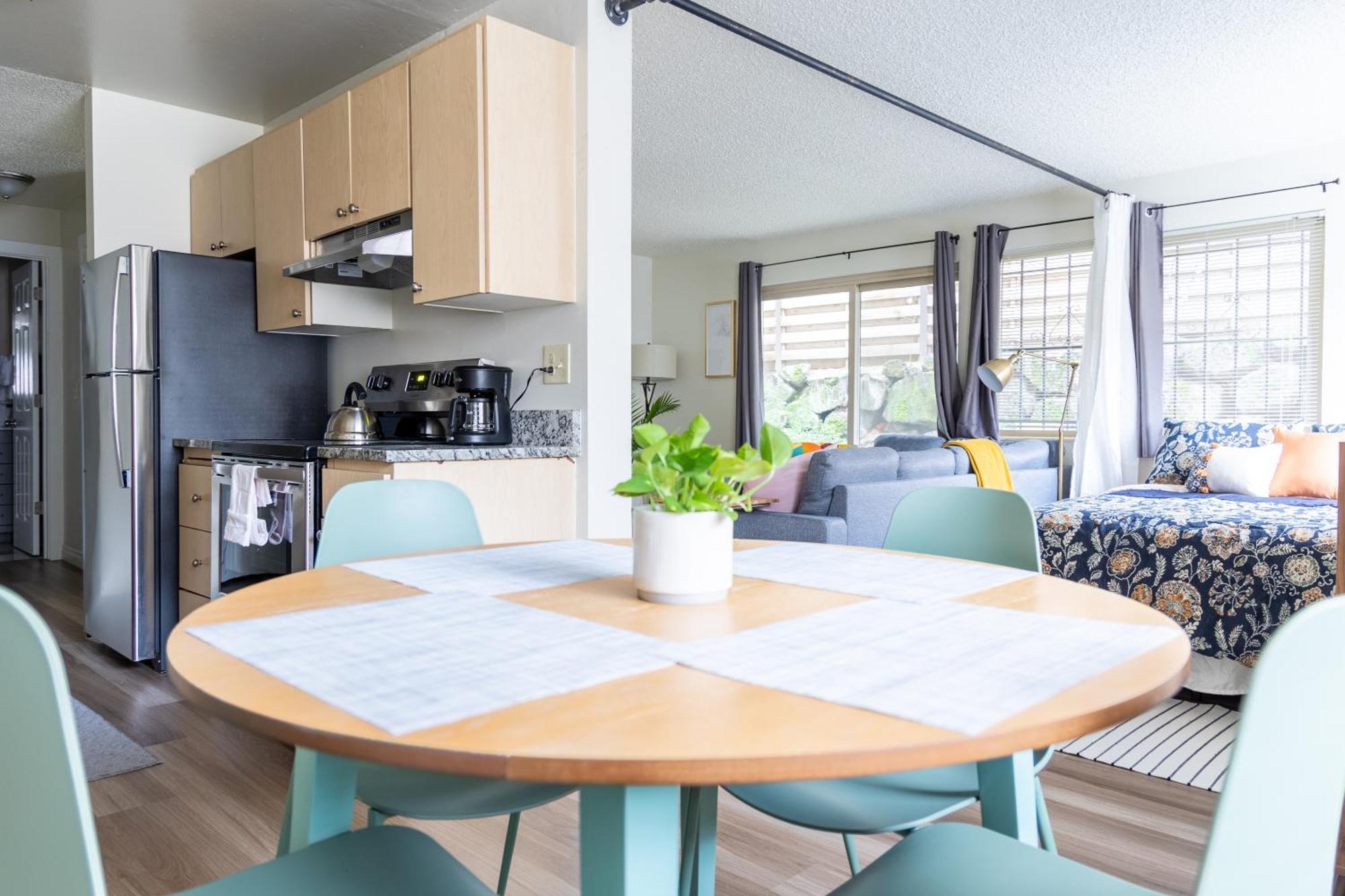 King Bed + Studio! Free Parking, Patio, Wfh Space! Seattle Buitenkant foto