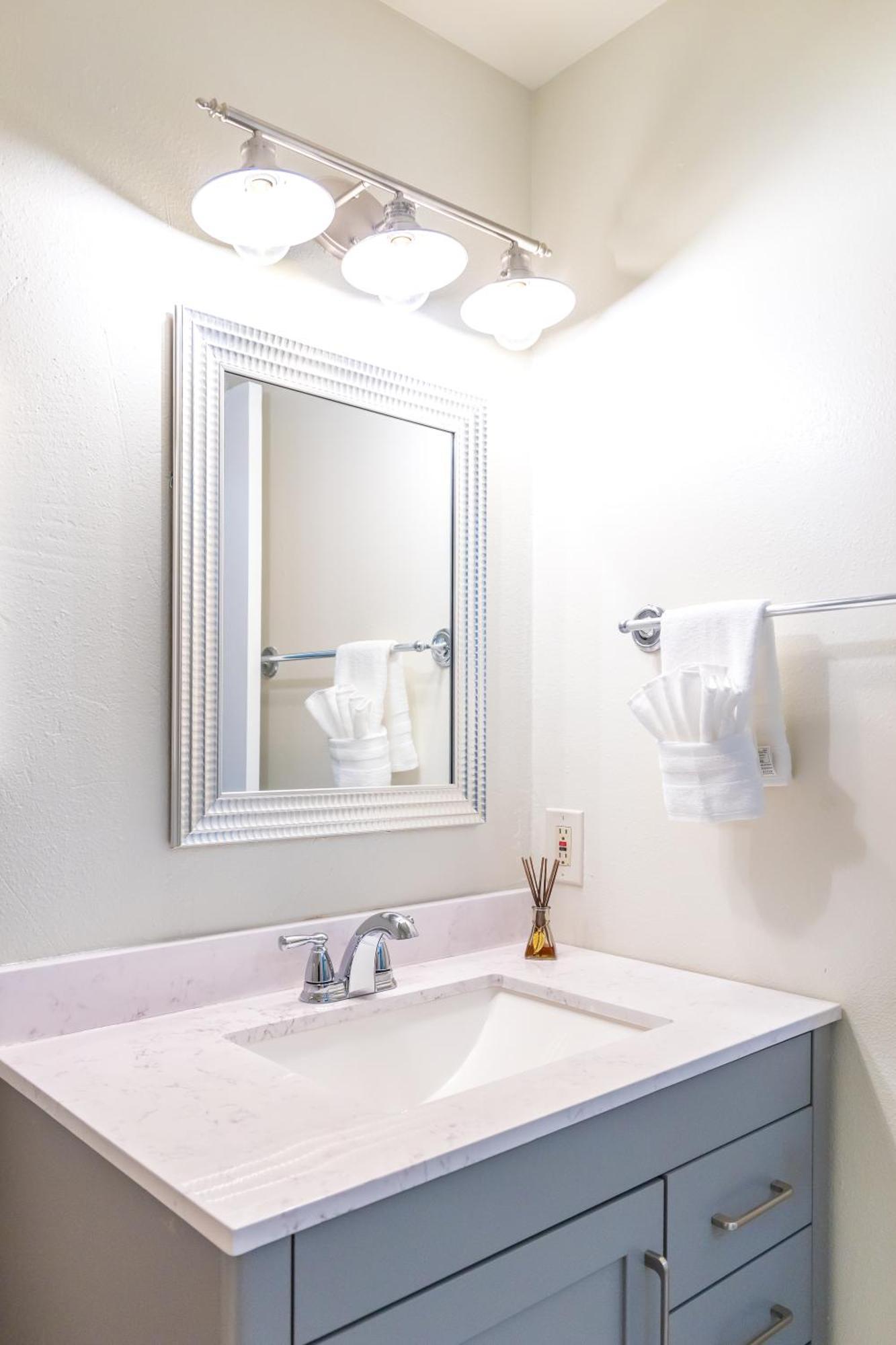King Bed + Studio! Free Parking, Patio, Wfh Space! Seattle Buitenkant foto