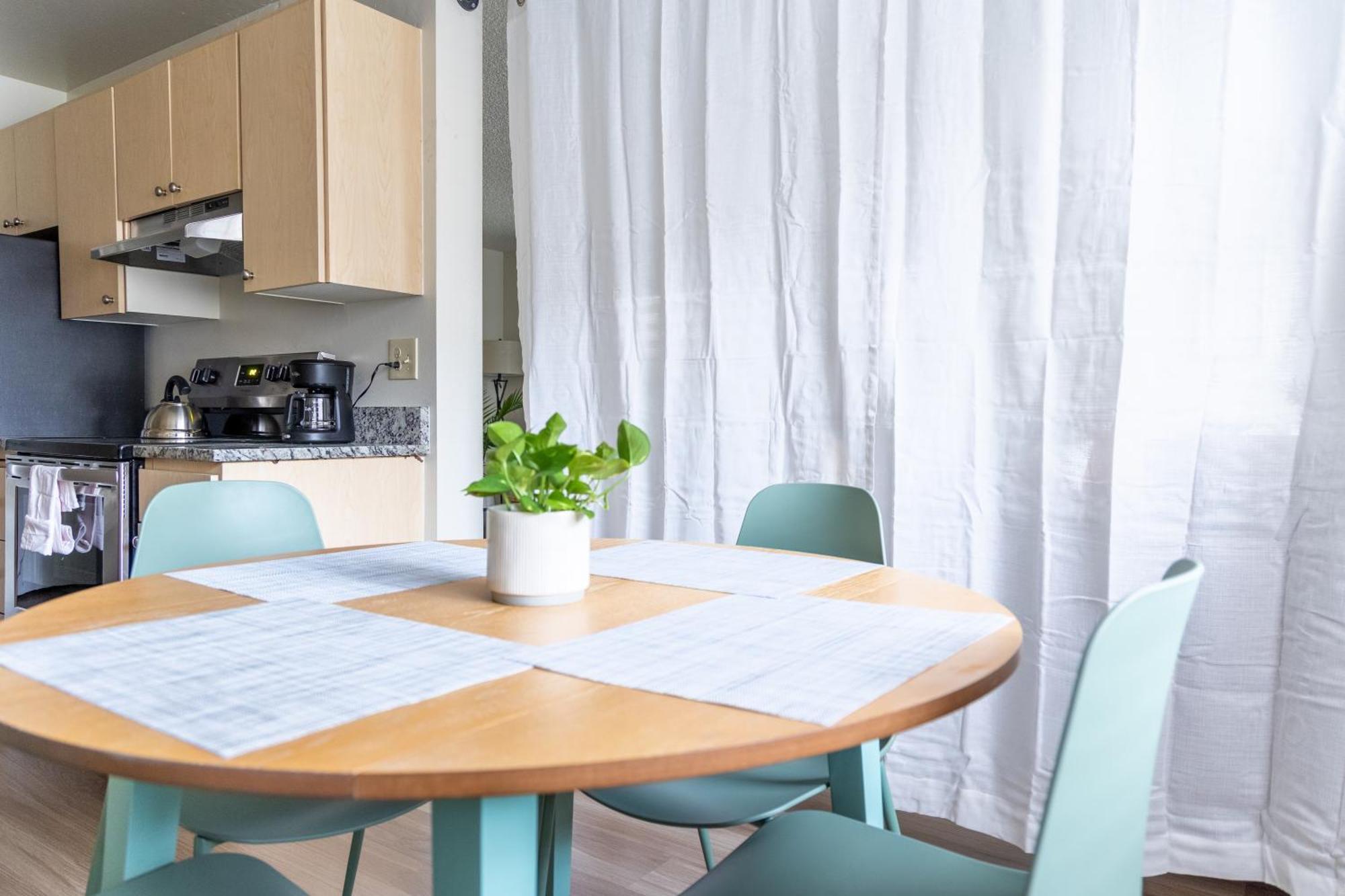 King Bed + Studio! Free Parking, Patio, Wfh Space! Seattle Buitenkant foto