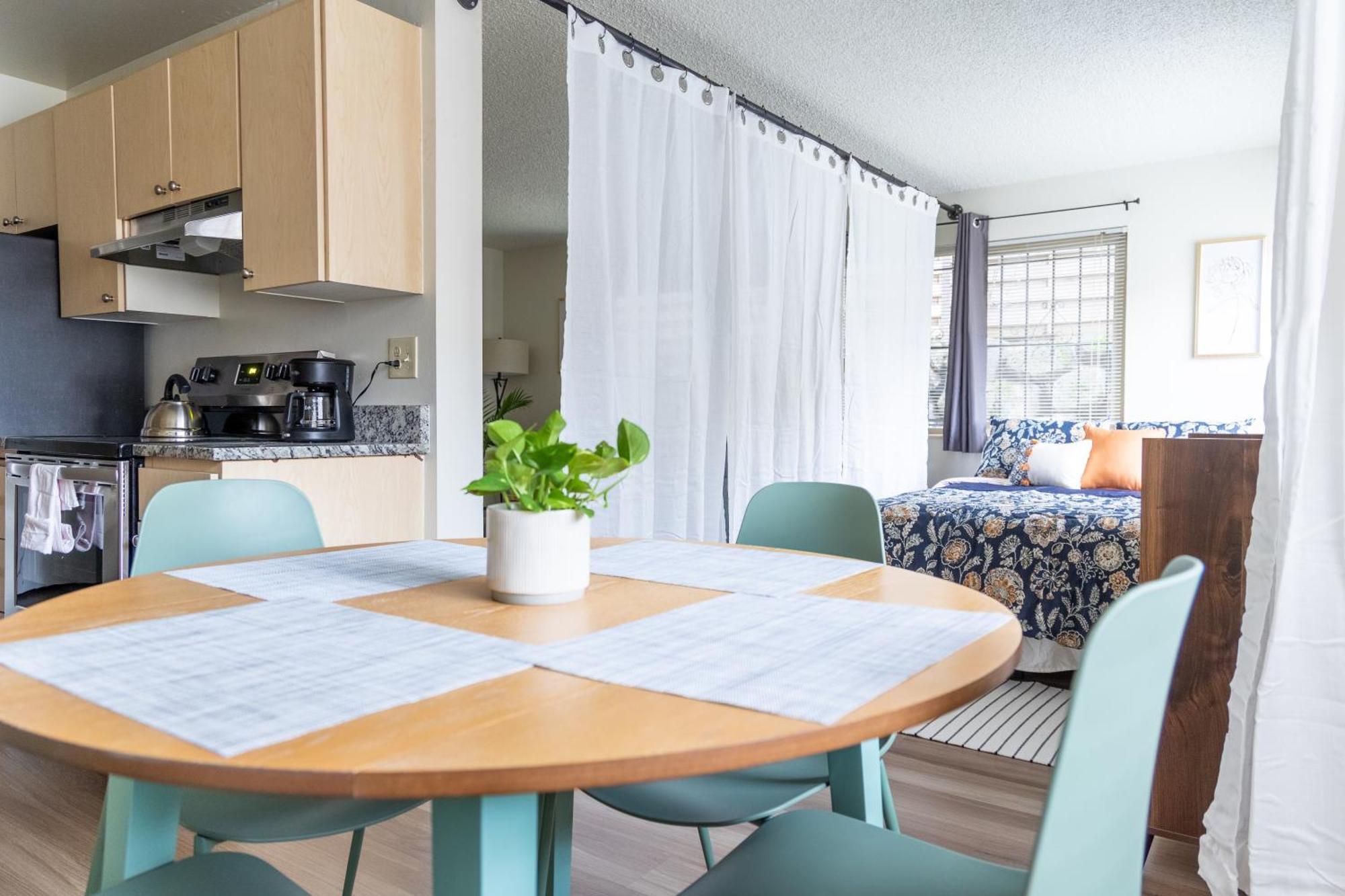 King Bed + Studio! Free Parking, Patio, Wfh Space! Seattle Buitenkant foto